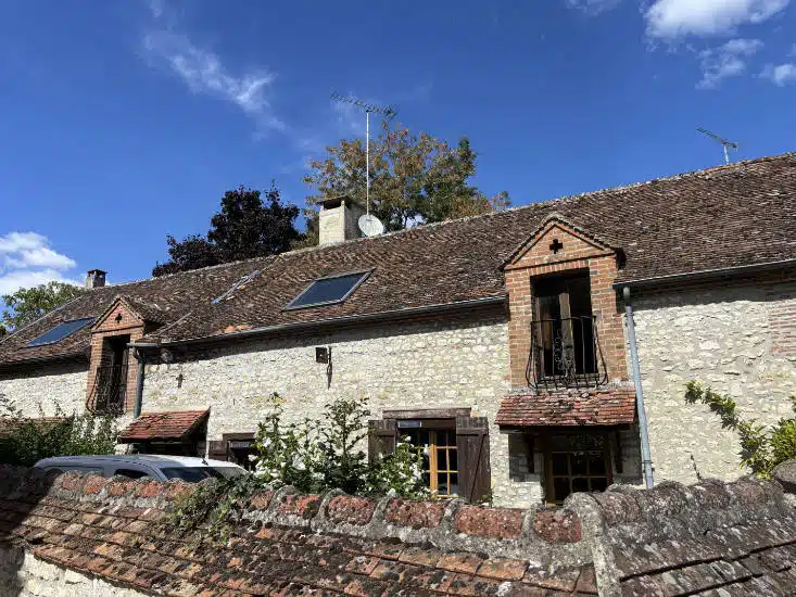Longère en pierre à Dadonville avant travaux, toiture d’origine encore en place